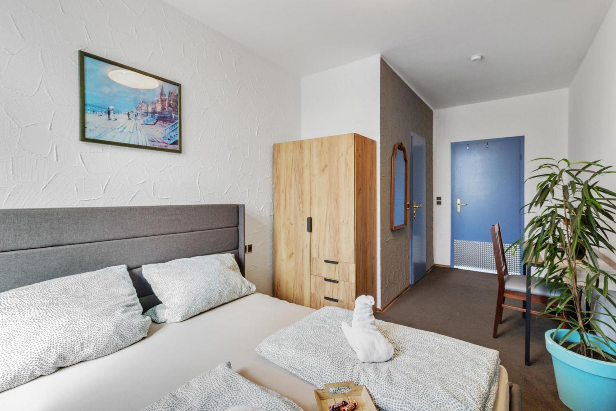 Family And Friends Hassloch Hotel Phòng bức ảnh